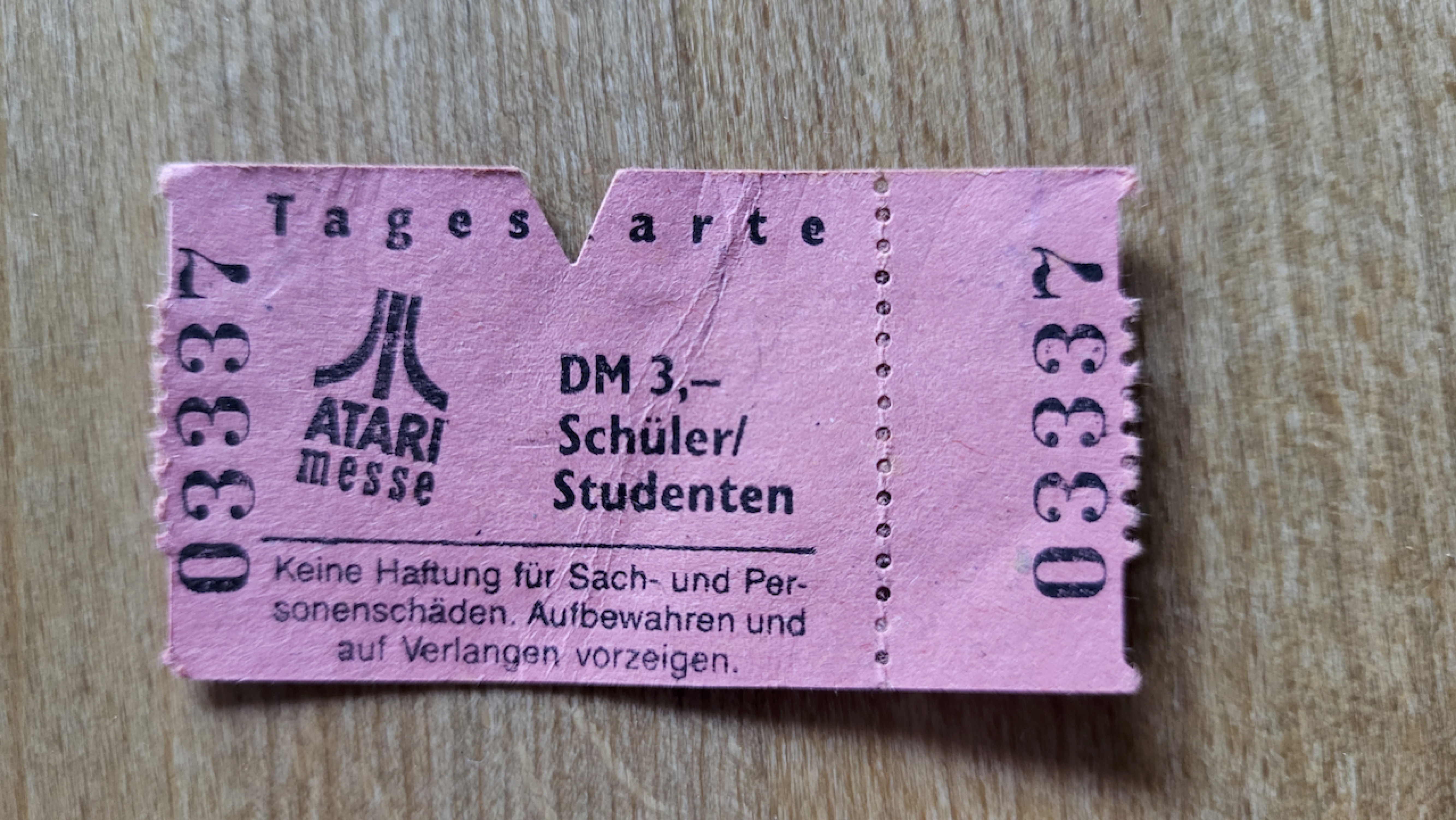 Atari-Messe-Eintrittskarte.jpg Atari-Messe-Eintrittskarte.jpg